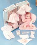 Effanbee - Tiny Tubber - Travel Time - Layette and Trunk - Poupée